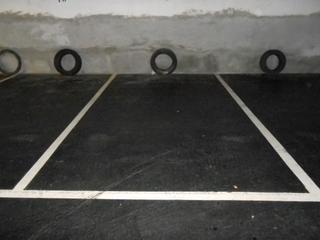 Parking coche en Calle del general salazar 4
