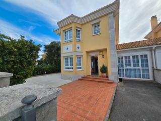 Doppelhaus in Calle tarredondas 41. Chalet pareado de lujo con piscina