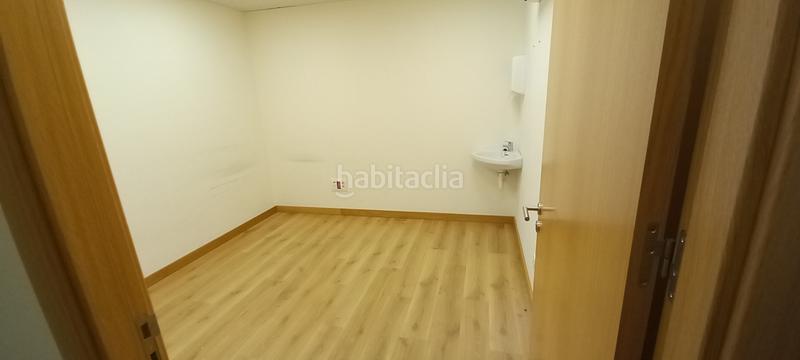 Foto c159643c-4e8d-4c69-bdb4-c4fbd809d307. Lloguer local comercial a ibarrekolanda kalea 13 a Bilbao