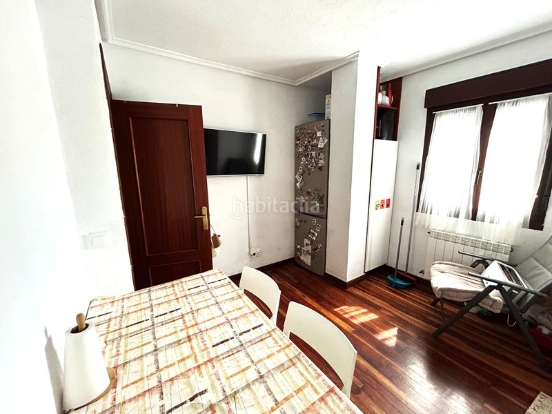 Foto 583f4107-31f5-46ac-a8a4-4bb06a7f97b2. Casa adossada amb xemeneia calefacció aparcament a Castro - Urdiales