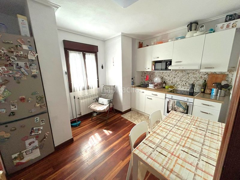 Foto 627feea9-b740-46c3-8e43-5adc98687d66. Casa adossada amb xemeneia calefacció aparcament a Castro - Urdiales