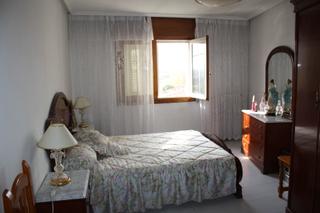 Casa  Calle calvario. Casa con orientación sur