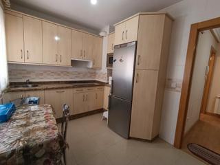 Pis a Calle sanabria 8. Vivienda muy soleada y muy poco usada