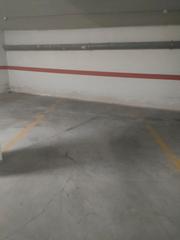 Aparcament cotxe a Avenida luis morán 28. Plaza de garaje amplia