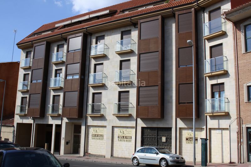 Foto 1deea54d-5470-48bc-9e12-9dc716b2e821. Aparcament cotxe a Benavente