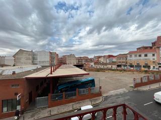 Pis  Calle escultor coomonte