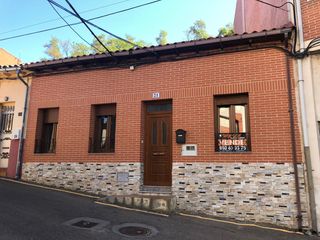 Casa  Calle barrio estaci�n. Venta casa benavente nueva