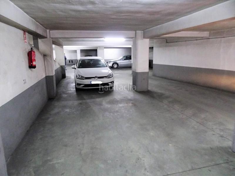 Foto a0b44659-e0dc-49fb-9177-ea545a11d3e0. Parking coche en plaza segovia 2 en Medina del Campo