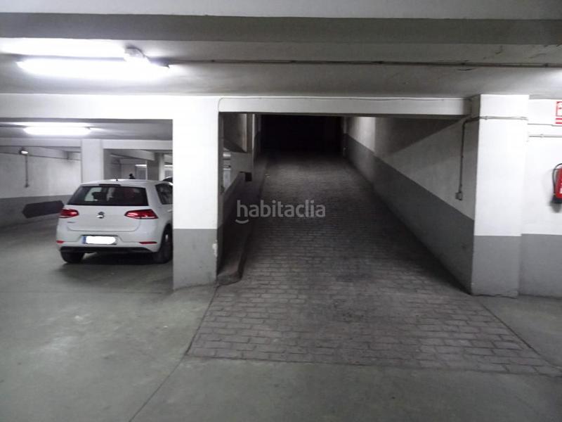 Foto ccd0f87f-dae8-4fec-a1ba-2e6c2e4eddee. Parking coche en plaza segovia 2 en Medina del Campo