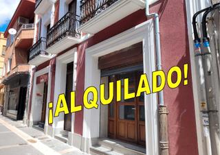 Location Local commercial à Calle bernal díaz del castillo 4. Local céntrico acondicionado