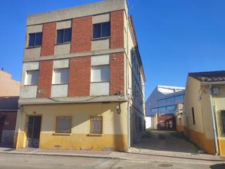 Pis a Calle ronda de gracia 24. Vivienda y nave local