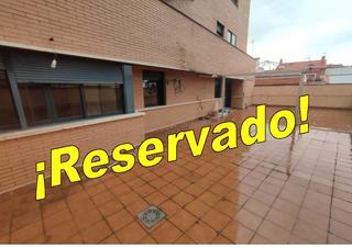Pis  Calle de las cañas. Piso seminuevo con patio de 74 m2