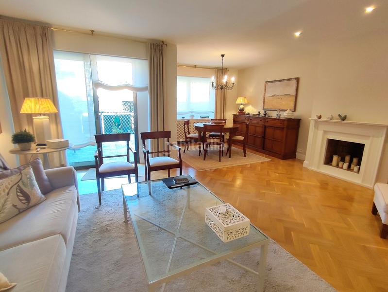 Foto 08ef24c2-ae94-40f6-98e8-08aa14a7f663. Chalet con camino riscaldamento parcheggio piscina in Valladolid