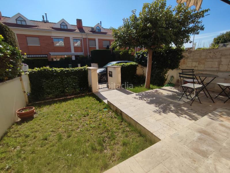 Foto 6fe4d7f1-3d3f-4423-8d4a-e37e5f891c76. Chalet con camino riscaldamento parcheggio piscina in Valladolid