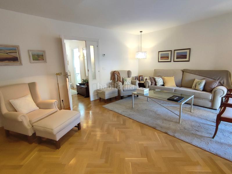 Foto 7fe2a87b-c1f1-4710-aa98-1a01ac5b6e00. Chalet con camino riscaldamento parcheggio piscina in Valladolid