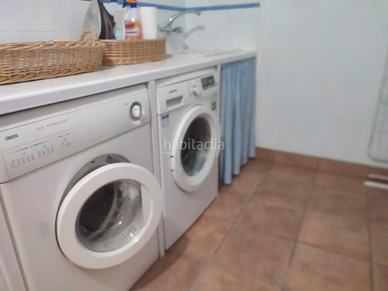 Foto 8d504dd7-333d-41f3-979a-9428d7831e0a. Chalet con camino riscaldamento parcheggio piscina in Valladolid