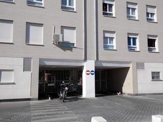 Lloguer Aparcament cotxe a Avenida de lope de vega 39. Alquiler plaza de garaje en lope de vega