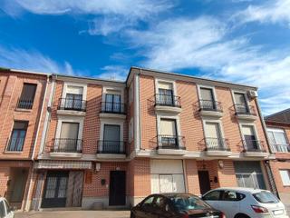 Pis  Calle mayor. Piso seminuevo de 3 dormitorios, con patio, merendero y cochera