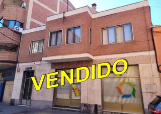 Building in Plaza marqués de la ensenada 4. Piso y local en plaza marqués de la ensenada
