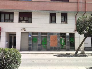 Affitto Locale commerciale in Avenida de lope de vega 29. Local totalmente acondicionado de 175 m2