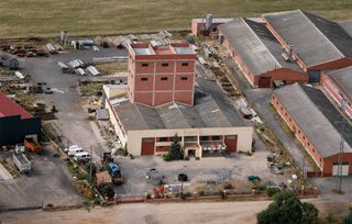 Nau industrial  Calle la coruña. Nave industrial con amplia parcela urbana en medina del campo