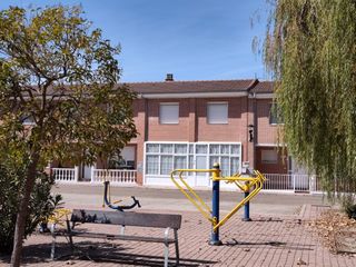 Lloguer Xalet  Calle aguas madres. Fincasol inmobiliaria alquila – chalet adosado amueblado