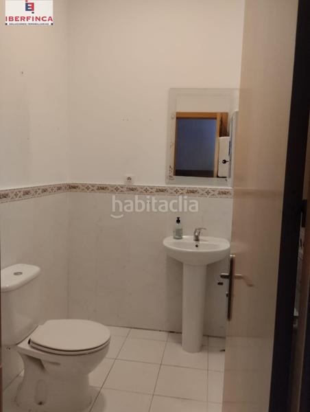 Foto 7680cb95-3b0a-49ac-b60f-148c57c61e14. Alquiler local comercial se alquila local en cl armuña en Valladolid