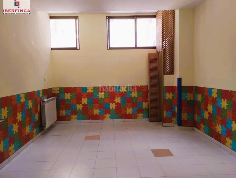 Foto b17a2bac-6fea-45a5-9457-60cda9ecb29b. Alquiler local comercial se alquila local en cl armuña en Valladolid