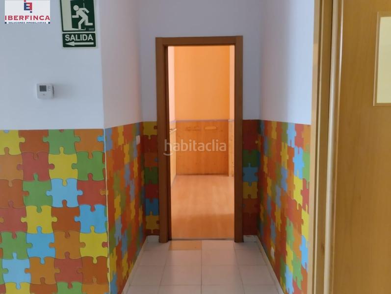 Foto c57aa332-b600-4a57-becf-fe6dc9229a2f. Alquiler local comercial se alquila local en cl armuña en Valladolid