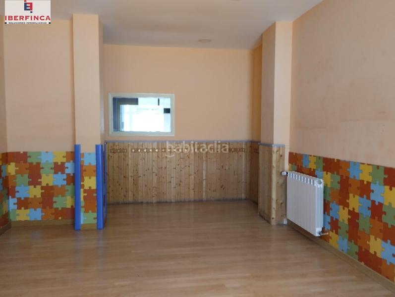 Foto 0e0c0cc9-7a4f-44ca-82fc-2d4703f59f6b. Lloguer local comercial a Parque Alameda - Paula López Valladolid