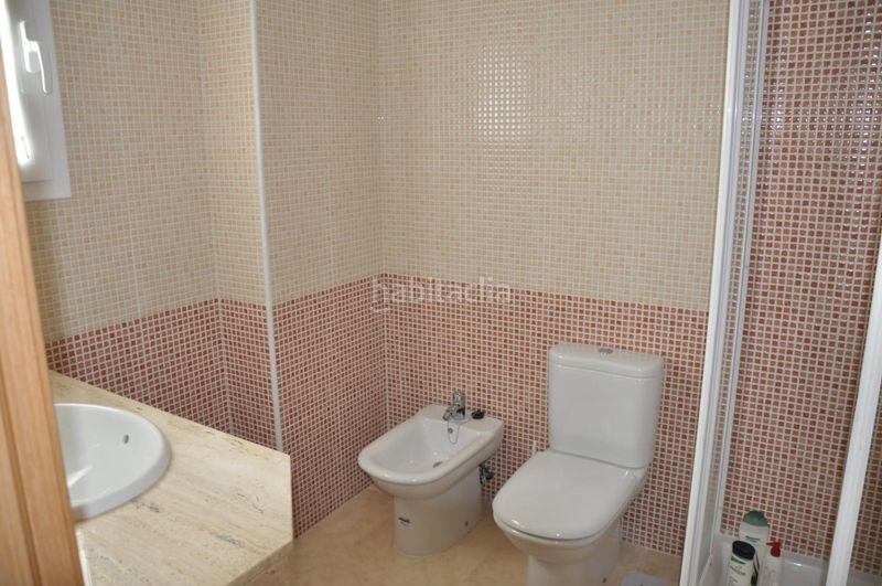 Foto 5401015d-36d0-40ec-b22f-05e5846b023c. Casa aparellada amb calefacció aparcament a Renedo de Esgueva