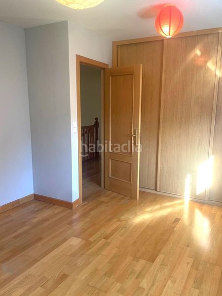 Foto 65c8e121-d756-42e9-9b2d-685aba05d485. Casa aparellada amb calefacció aparcament a Renedo de Esgueva