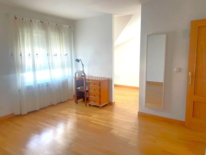 Foto 736ca436-3ad9-4abb-ab56-d0722f790cc9. Casa aparellada amb calefacció aparcament a Renedo de Esgueva