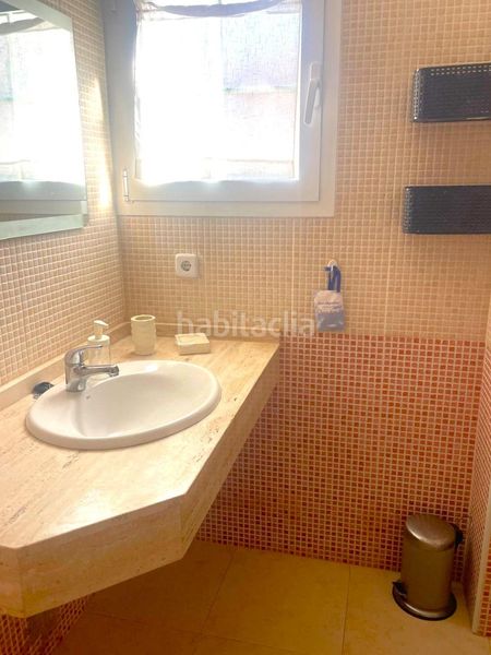 Foto 828a4871-78ee-4cf6-85d0-b710b2183b42. Casa aparellada amb calefacció aparcament a Renedo de Esgueva