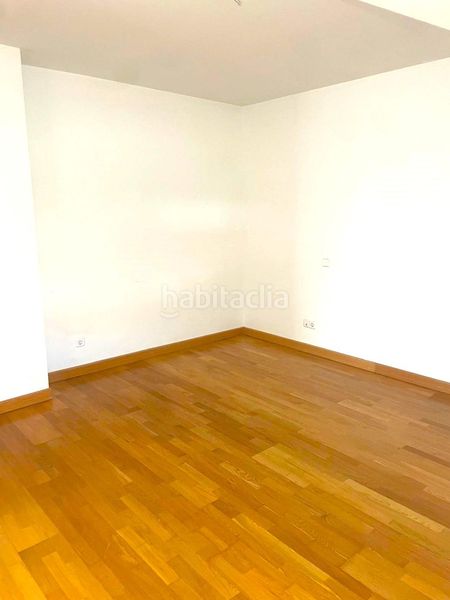 Foto 8e4202f8-049b-4ea5-8b84-932072007736. Casa aparellada amb calefacció aparcament a Renedo de Esgueva