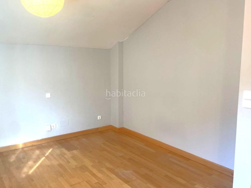 Foto b0e6fe7f-efd2-4ee3-be15-9afc21173bb6. Casa aparellada amb calefacció aparcament a Renedo de Esgueva