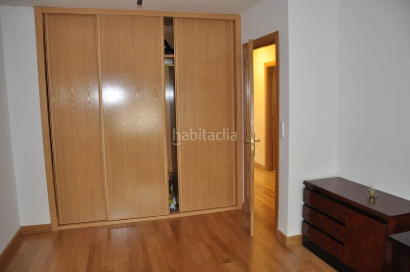 Foto b1edac70-636a-4afe-a4b7-a7d864180c08. Casa aparellada amb calefacció aparcament a Renedo de Esgueva