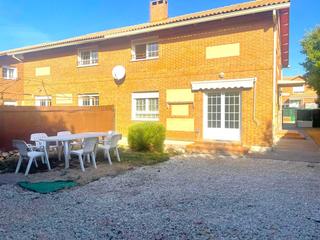 Chalet en Renedo de Esgueva. Chalet pareado en venta urbanización casasola