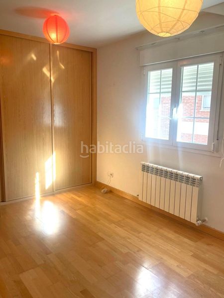 Foto f078acd7-11b0-4696-9e5d-6046e552b1f1. Casa aparellada amb calefacció aparcament a Renedo de Esgueva