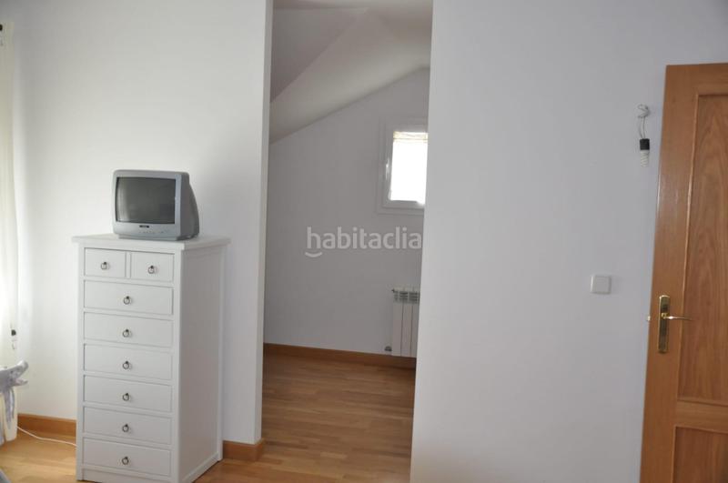 Foto f3336ec8-b14d-4f6a-afb6-9d380924880f. Chalet avec chauffage parking dans Renedo de Esgueva