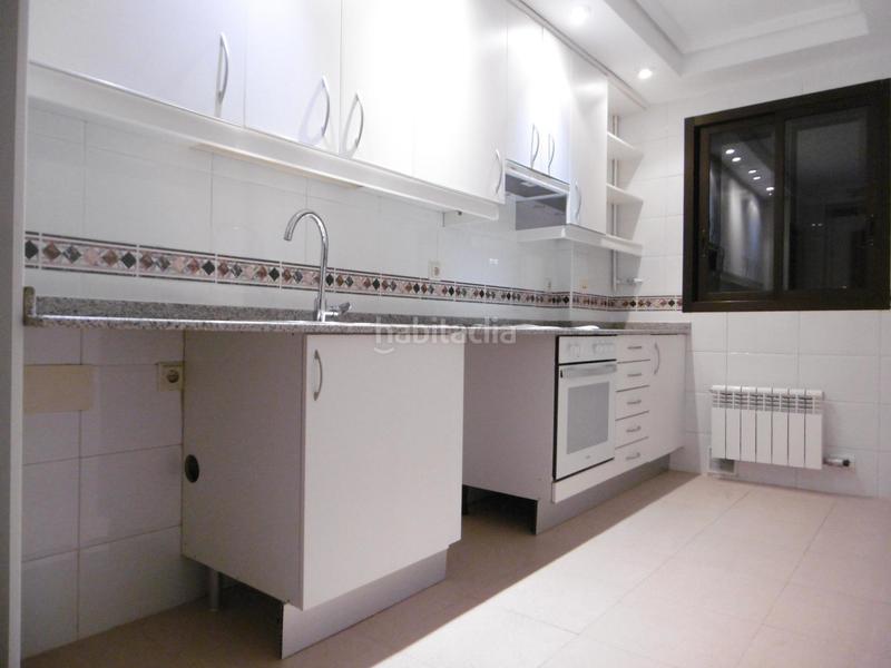 Foto b456f740-ba99-4796-9105-754cbaff85f8. Rent flat with heating parking in Parque Alameda - Paula López Valladolid