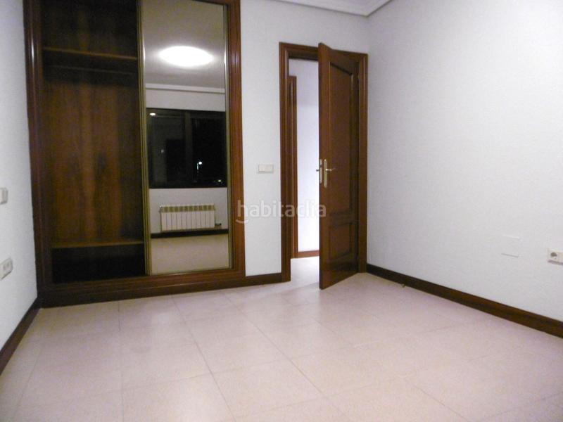 Foto bc22bf97-8663-49fd-9b05-5dd646ae7805. Rent flat with heating parking in Parque Alameda - Paula López Valladolid