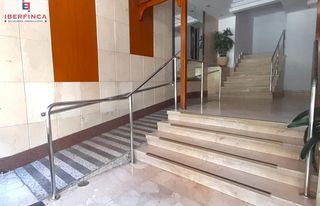 Pis  Calle padre francisco suarez. Amplio piso de 4 dormitorios en zona paseo zorrilla  campo grand