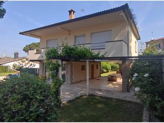 Haus  Pla durgell. Casa en venta en caldes de malavella