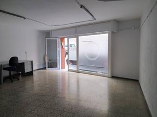 Lloguer Local Comercial  Pare puig. Se puede ampliar con otro local