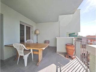 Appartement  Narcís monturiol. Gran piso con una terraza envidiable