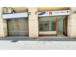 Locale commerciale in Calle Bellaire 39