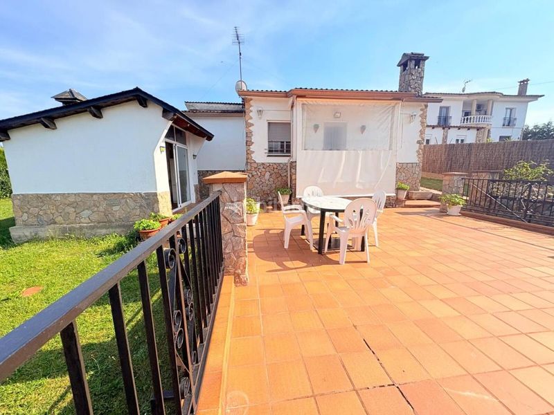 Foto 84f8114c-9649-4906-be4f-5cde946e8e14. Casa amb calefacció aparcament a Caldes de Malavella