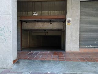 Rent Car parking  Avenida estación. Garaje en venta en centre