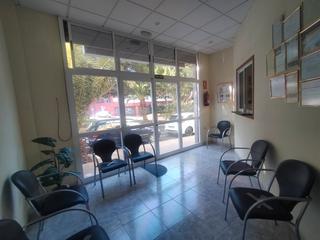 Locale commerciale en Taco - Los Andenes - Las Chumbreras. Equipado para consultorio mdico o de esttica. se encuentra en